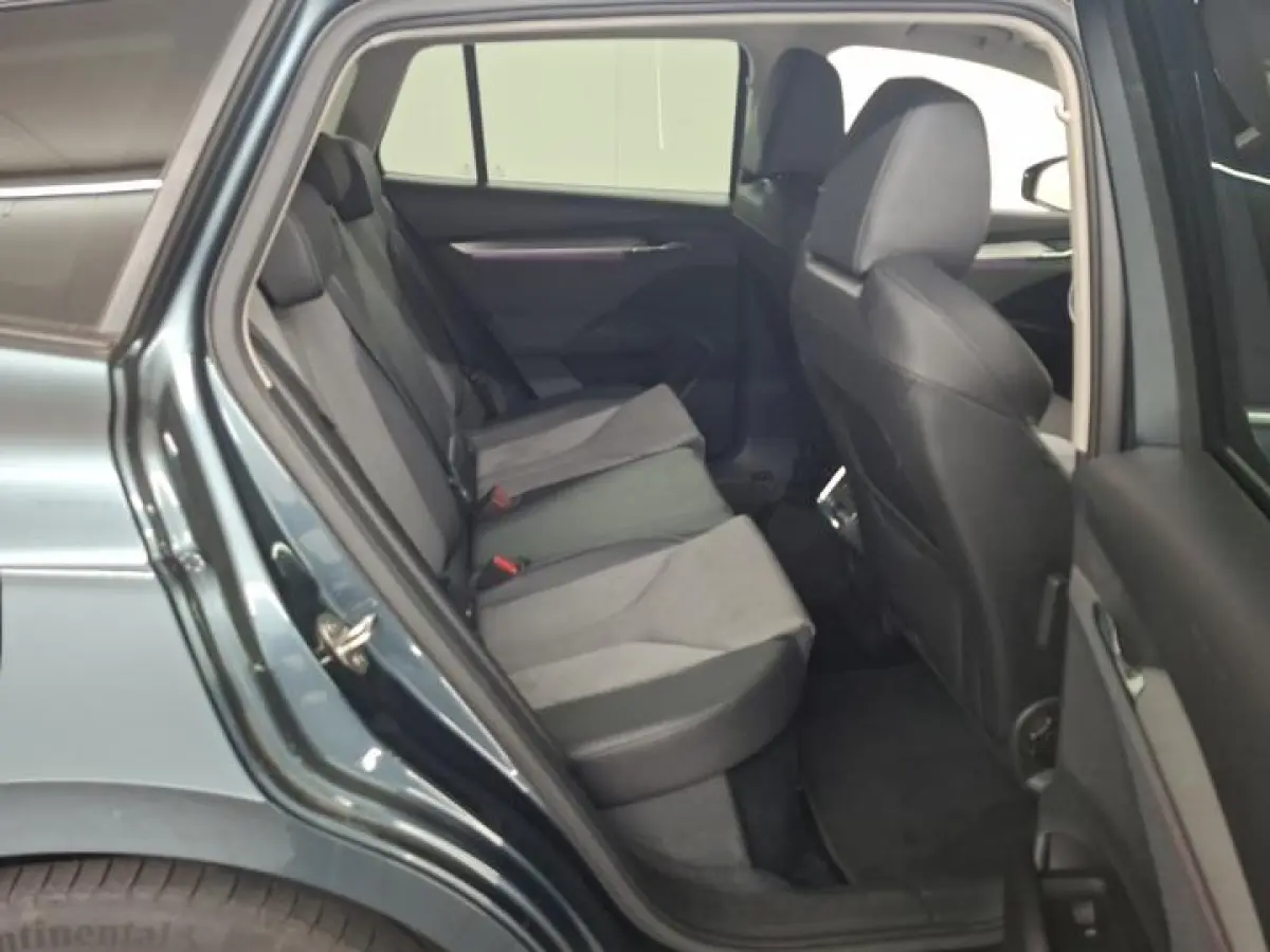80 (90% SOH) I STOELVERWARMING I P-CAMERA I KEYLESS ENTRY I NAVIGATIE