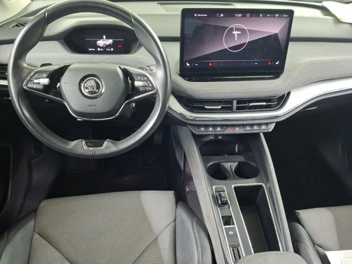 80 (90% SOH) I STOELVERWARMING I P-CAMERA I KEYLESS ENTRY I NAVIGATIE