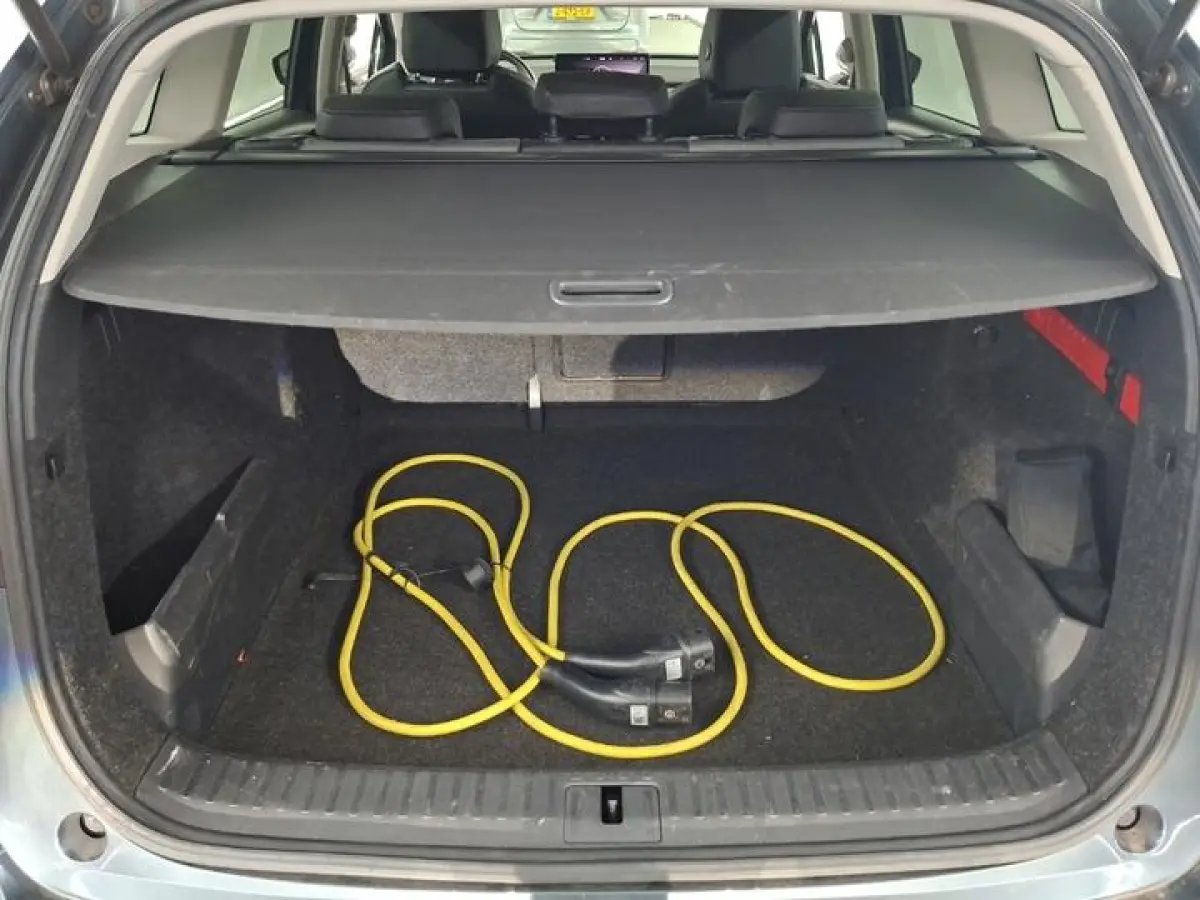 80 (90% SOH) I STOELVERWARMING I P-CAMERA I KEYLESS ENTRY I NAVIGATIE