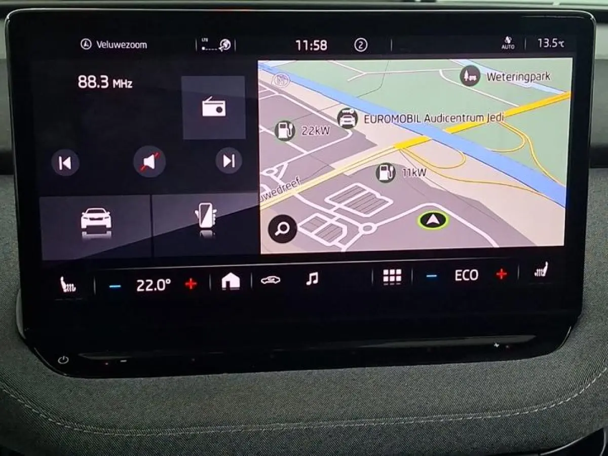 80 (90% SOH) I STOELVERWARMING I P-CAMERA I KEYLESS ENTRY I NAVIGATIE
