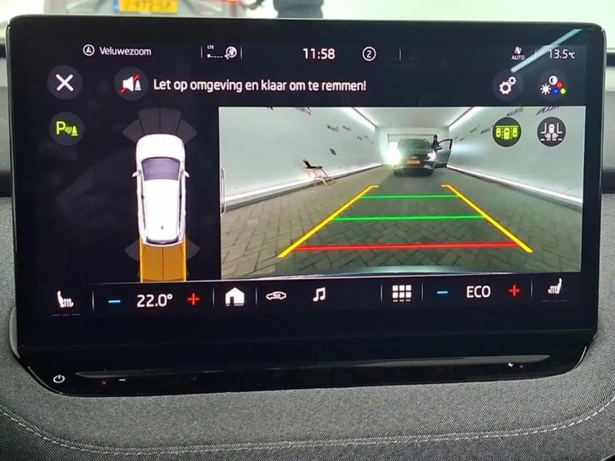 80 (90% SOH) I STOELVERWARMING I P-CAMERA I KEYLESS ENTRY I NAVIGATIE