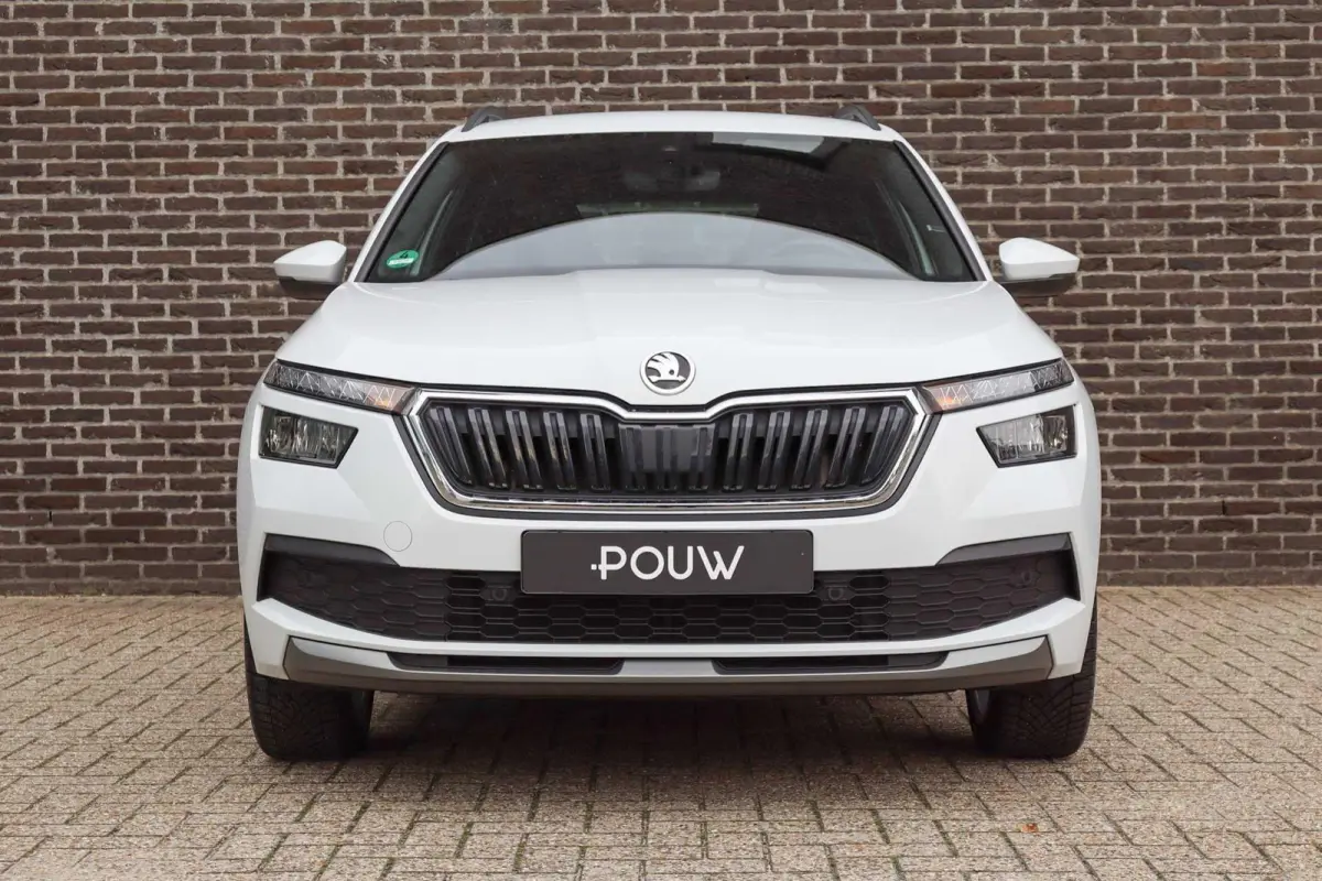 1.0 TSI 110pk Sport Business | Stoelverwarming | All Season Banden | Apple Carplay & Android Auto
