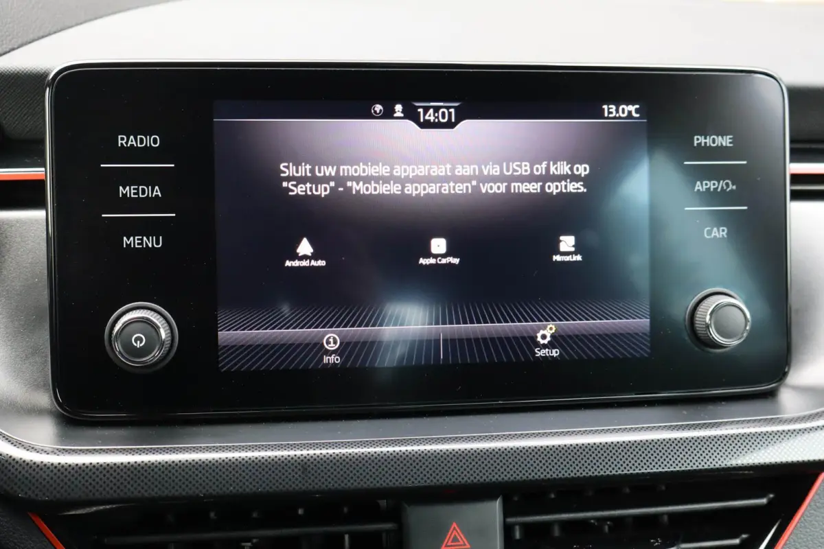 1.0 TSI 110pk Sport Business | Stoelverwarming | All Season Banden | Apple Carplay & Android Auto