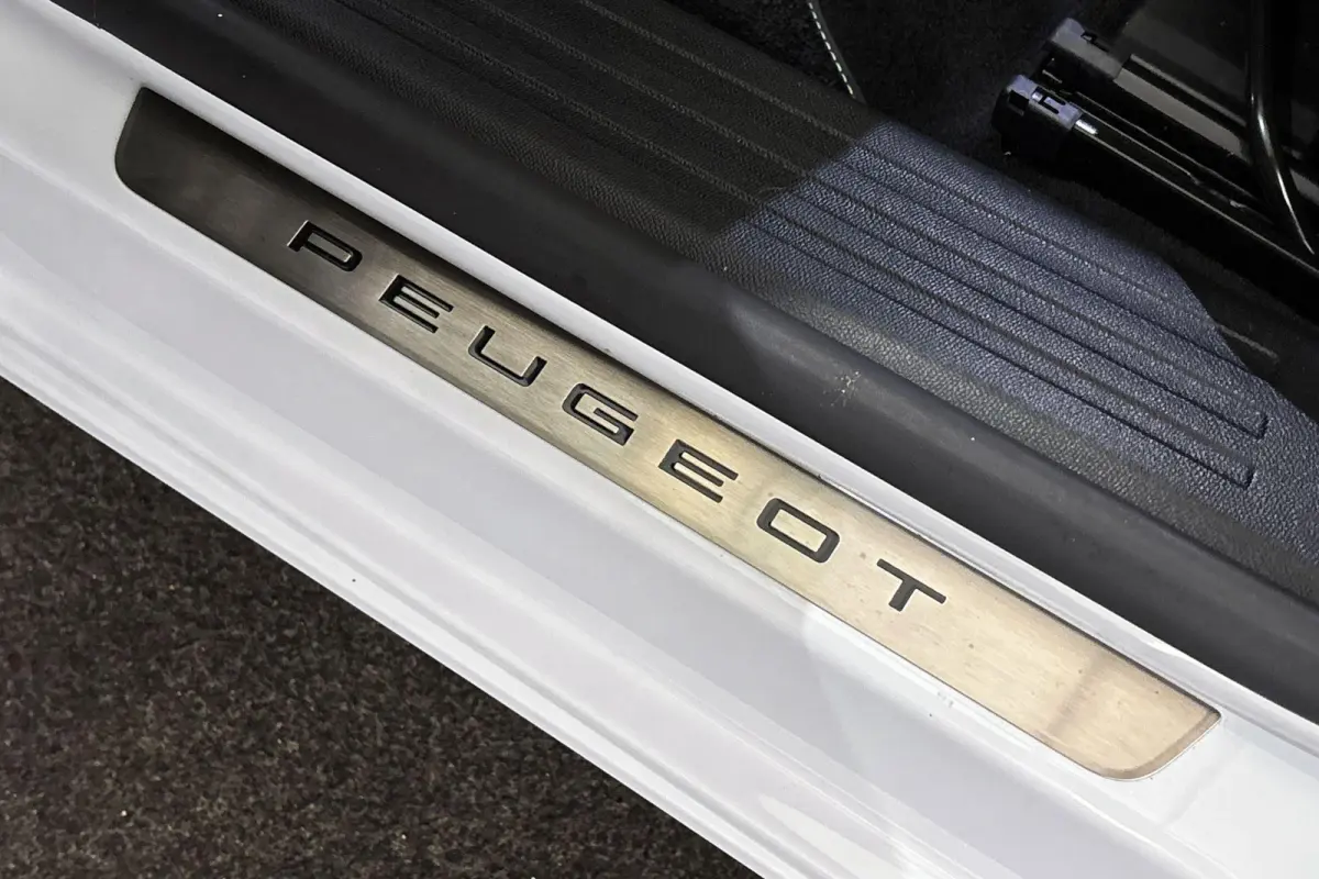 1.2 Hybrid 136 GT Keyless Camera Adaptive Cruise