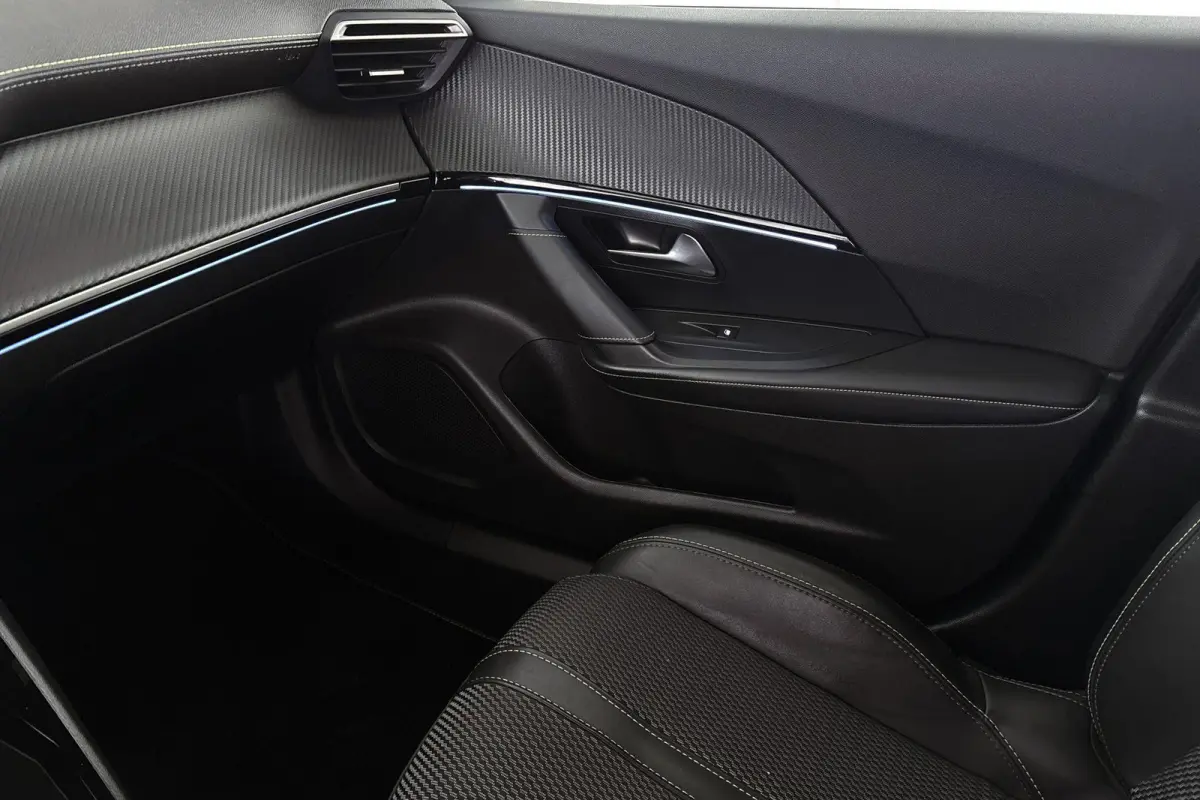 1.2 Hybrid 136 GT Keyless Camera Adaptive Cruise