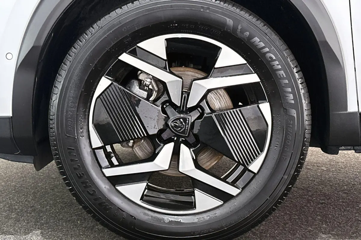 1.2 Hybrid 136 GT Keyless Camera Adaptive Cruise