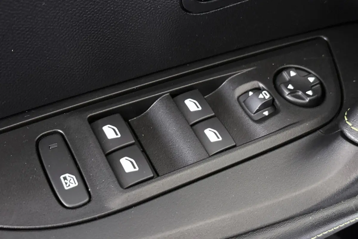 1.2 Hybrid 136 GT Keyless Camera Adaptive Cruise