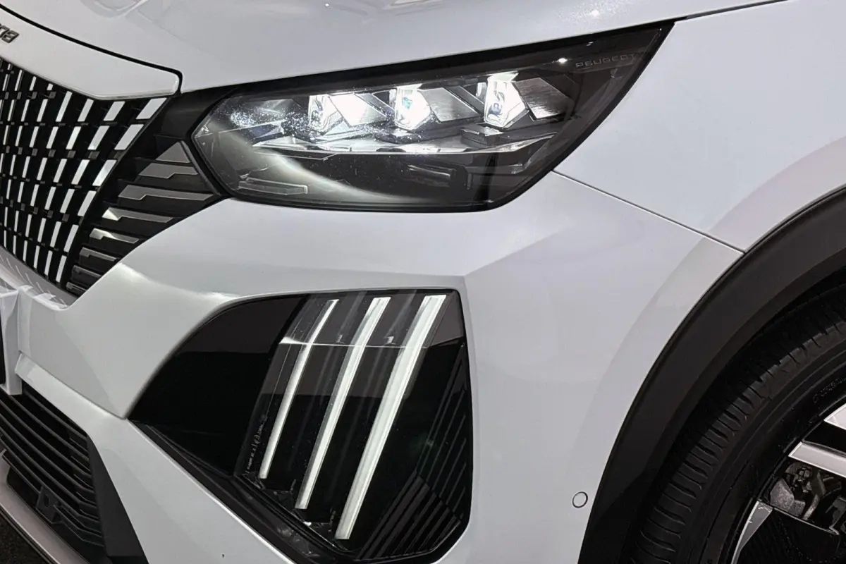1.2 Hybrid 136 GT Keyless Camera Adaptive Cruise