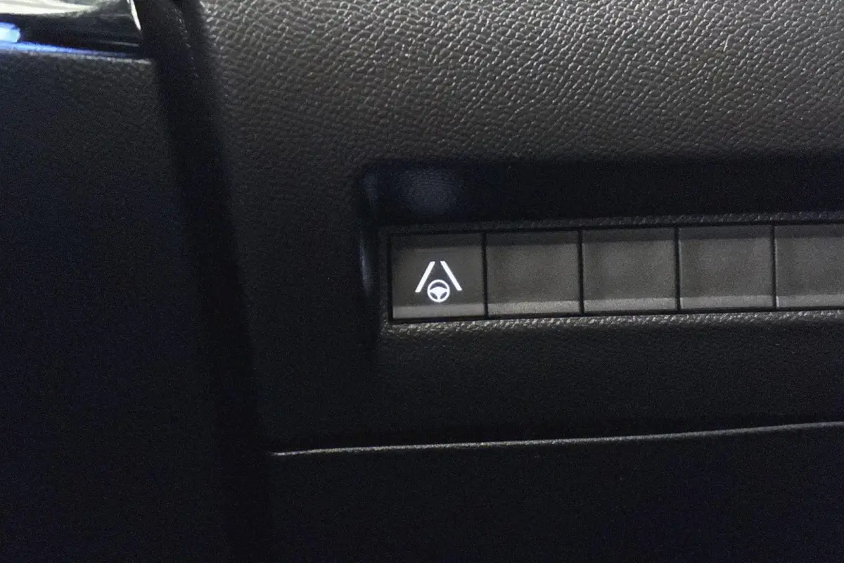 1.2 Hybrid 136 GT Keyless Camera Adaptive Cruise