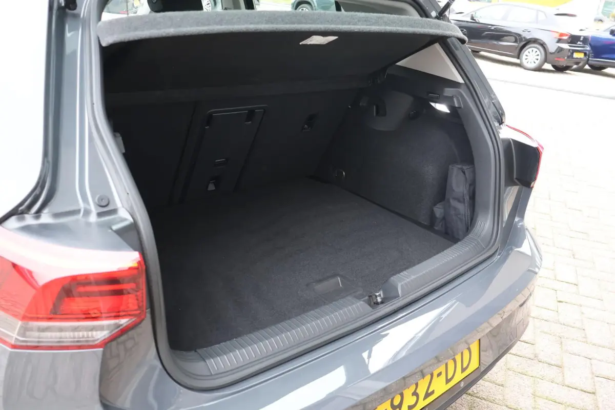 1.0 TSI 110pk Life | Navigatie | Camera | PDC | Adaptive Cruise