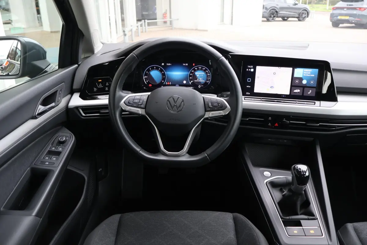 1.0 TSI 110pk Life | Navigatie | Camera | PDC | Adaptive Cruise