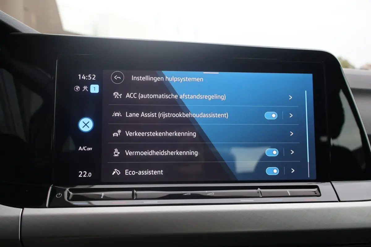 1.0 TSI 110pk Life | Navigatie | Camera | PDC | Adaptive Cruise