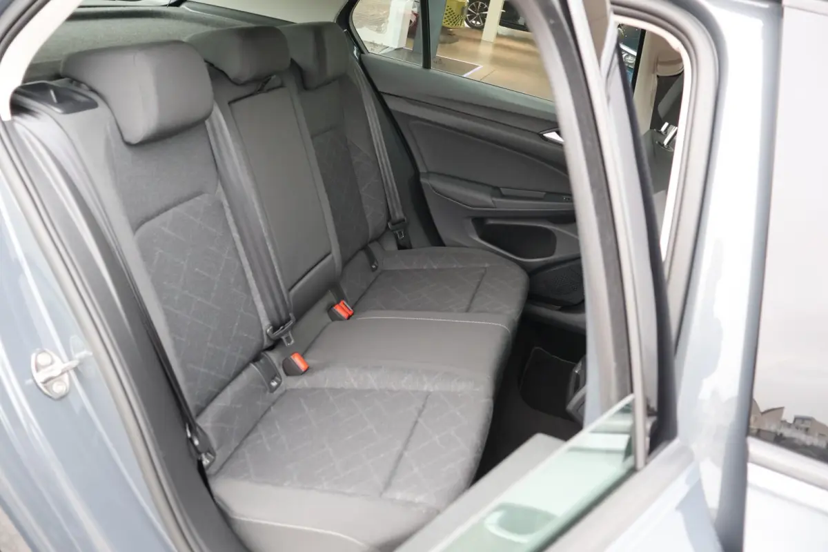 1.0 TSI 110pk Life | Navigatie | Camera | PDC | Adaptive Cruise