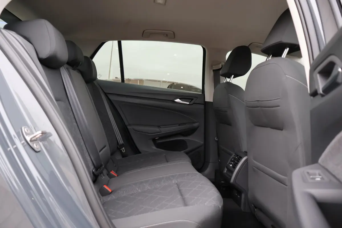 1.0 TSI 110pk Life | Navigatie | Camera | PDC | Adaptive Cruise