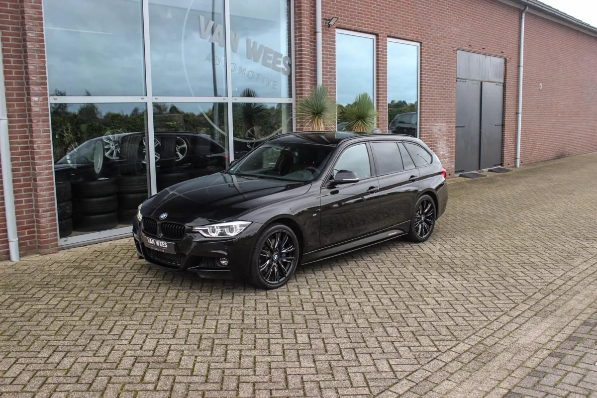 330d xDrive High Executive | M Sportpakket | Driving Assistant | Cruise control | Sportstoelen | M performance | Stoelverwarming | Rijstrooksensor | Botswaarschuwing
