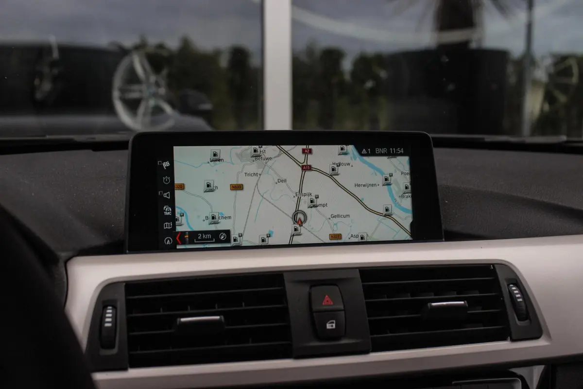 330d xDrive High Executive | M Sportpakket | Driving Assistant | Cruise control | Sportstoelen | M performance | Stoelverwarming | Rijstrooksensor | Botswaarschuwing