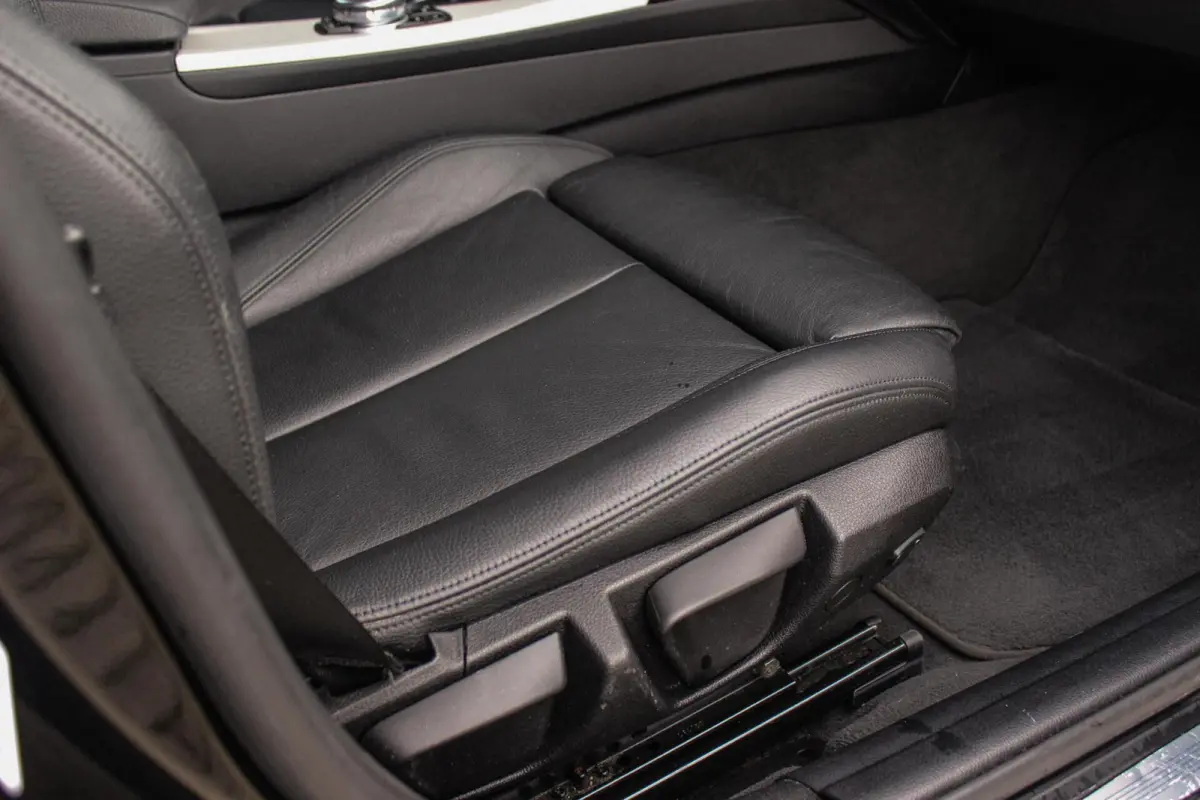330d xDrive High Executive | M Sportpakket | Driving Assistant | Cruise control | Sportstoelen | M performance | Stoelverwarming | Rijstrooksensor | Botswaarschuwing