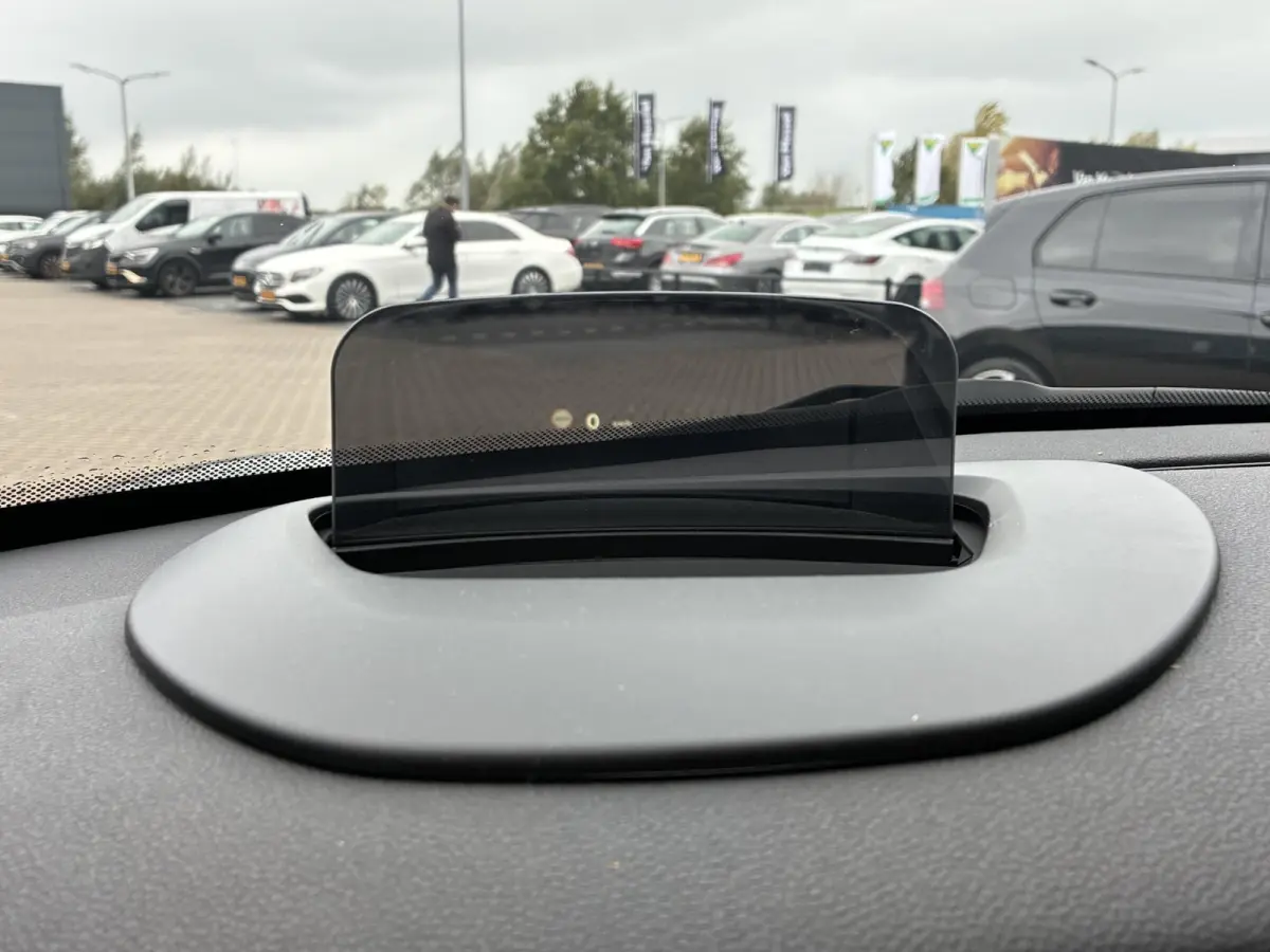 MINI Yours 33 kWh | NAVIGATIE | CLIMATE CONTROL | HEADUP DISPLAY | LEDER | SFEERVERLICHTING | CAMERA | PARKEERSENSOREN V+A | LMV |