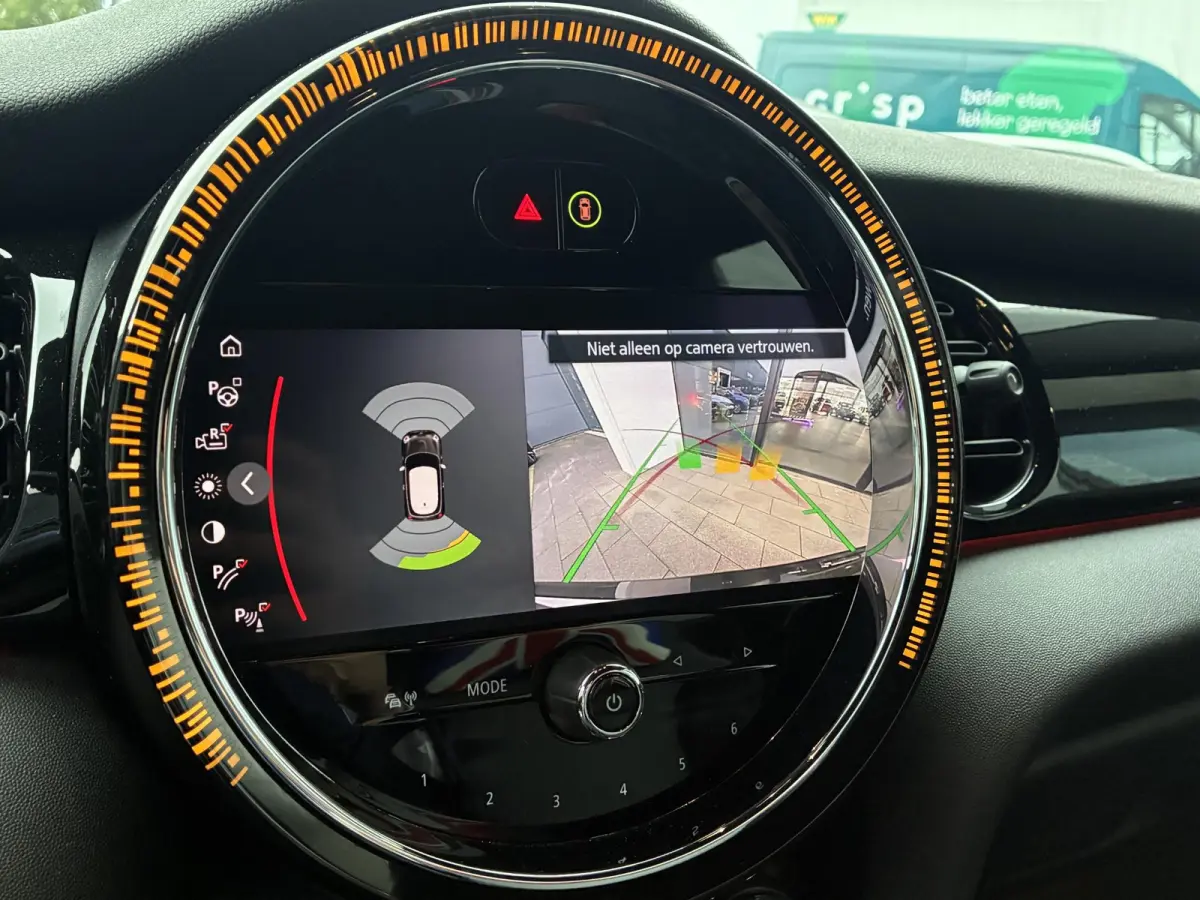 MINI Yours 33 kWh | NAVIGATIE | CLIMATE CONTROL | HEADUP DISPLAY | LEDER | SFEERVERLICHTING | CAMERA | PARKEERSENSOREN V+A | LMV |