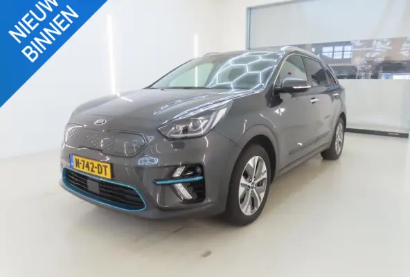 EXECUTIVELINE 64 kWh (99% SOH) I AUTOMAAT I TREKHAAK I STOELVERWARMING I P-CAMERA I PREMIUM AUDIO