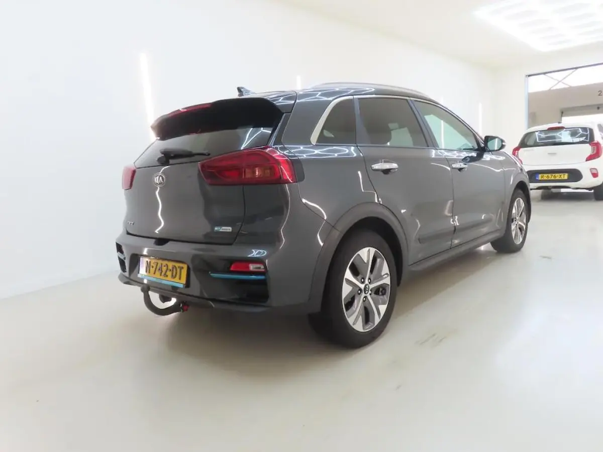 EXECUTIVELINE 64 kWh (99% SOH) I AUTOMAAT I TREKHAAK I STOELVERWARMING I P-CAMERA I PREMIUM AUDIO