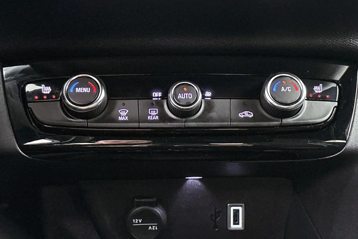 1.2 Turbo Hybrid GS Automaat Stoelverwarming Keyless Camera LED