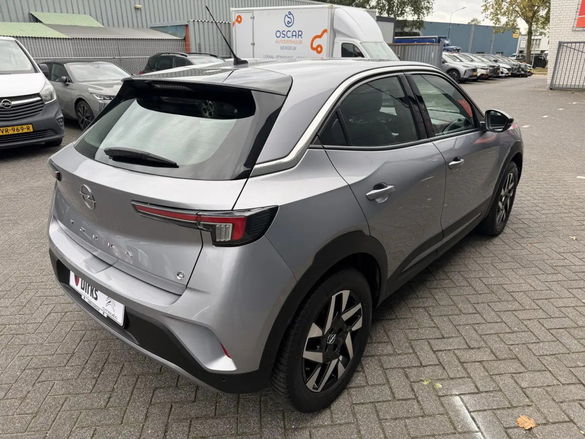Elegance (Camera - Automatische Airco - Navigatie via APP - LED - 17"incl 4S - Parkeersensoren - Keyless start)