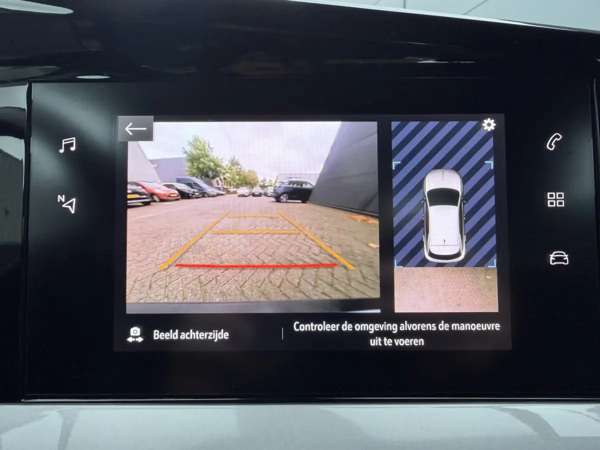 Elegance (Camera - Automatische Airco - Navigatie via APP - LED - 17"incl 4S - Parkeersensoren - Keyless start)