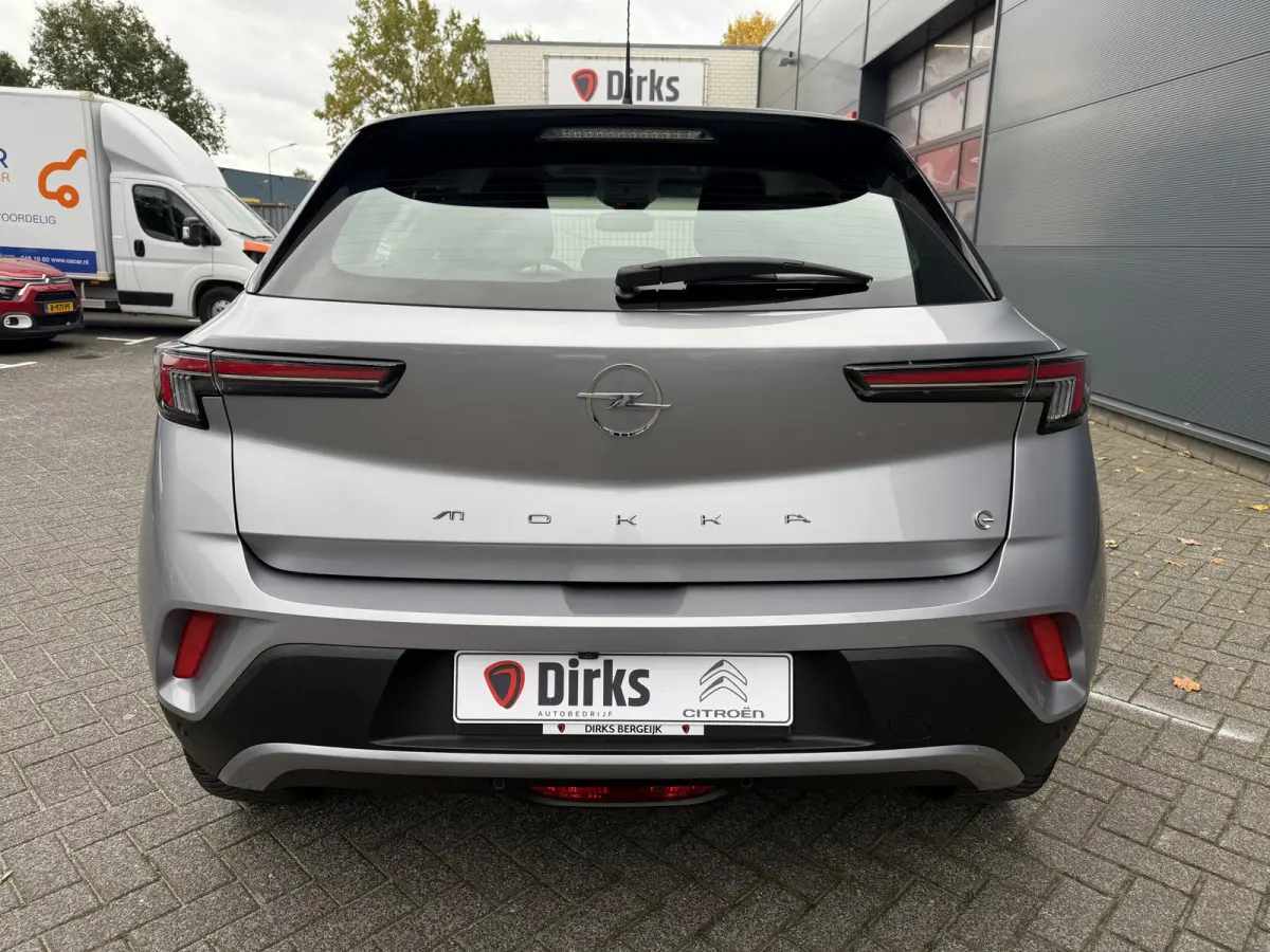 Elegance (Camera - Automatische Airco - Navigatie via APP - LED - 17"incl 4S - Parkeersensoren - Keyless start)