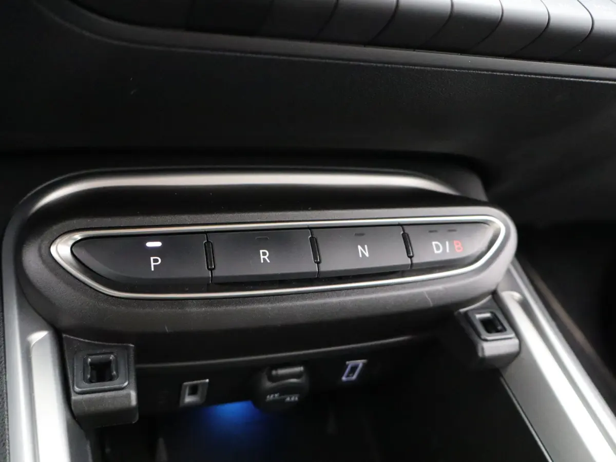 Summit 54 kWh 98% SOH | Tot 8 Jaar Fabrieksgarantie | Carplay Draadloos | Stoelverwarming | Camera | PDC V+A | Keyless | Voorconditionering | Origineel NL!