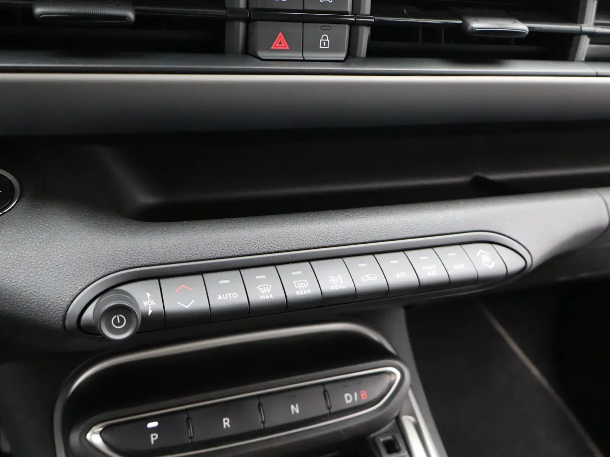 Summit 54 kWh 98% SOH | Tot 8 Jaar Fabrieksgarantie | Carplay Draadloos | Stoelverwarming | Camera | PDC V+A | Keyless | Voorconditionering | Origineel NL!