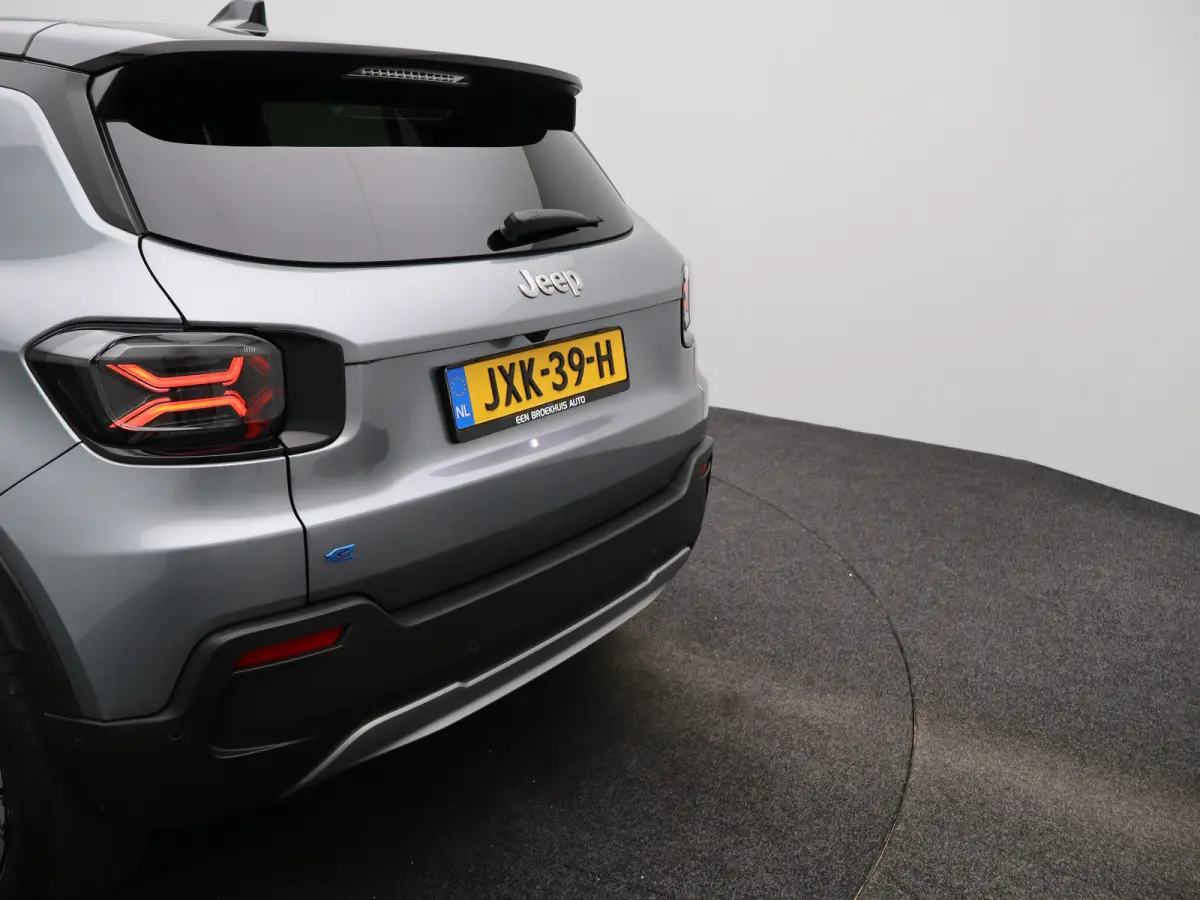 Summit 54 kWh 98% SOH | Tot 8 Jaar Fabrieksgarantie | Carplay Draadloos | Stoelverwarming | Camera | PDC V+A | Keyless | Voorconditionering | Origineel NL!