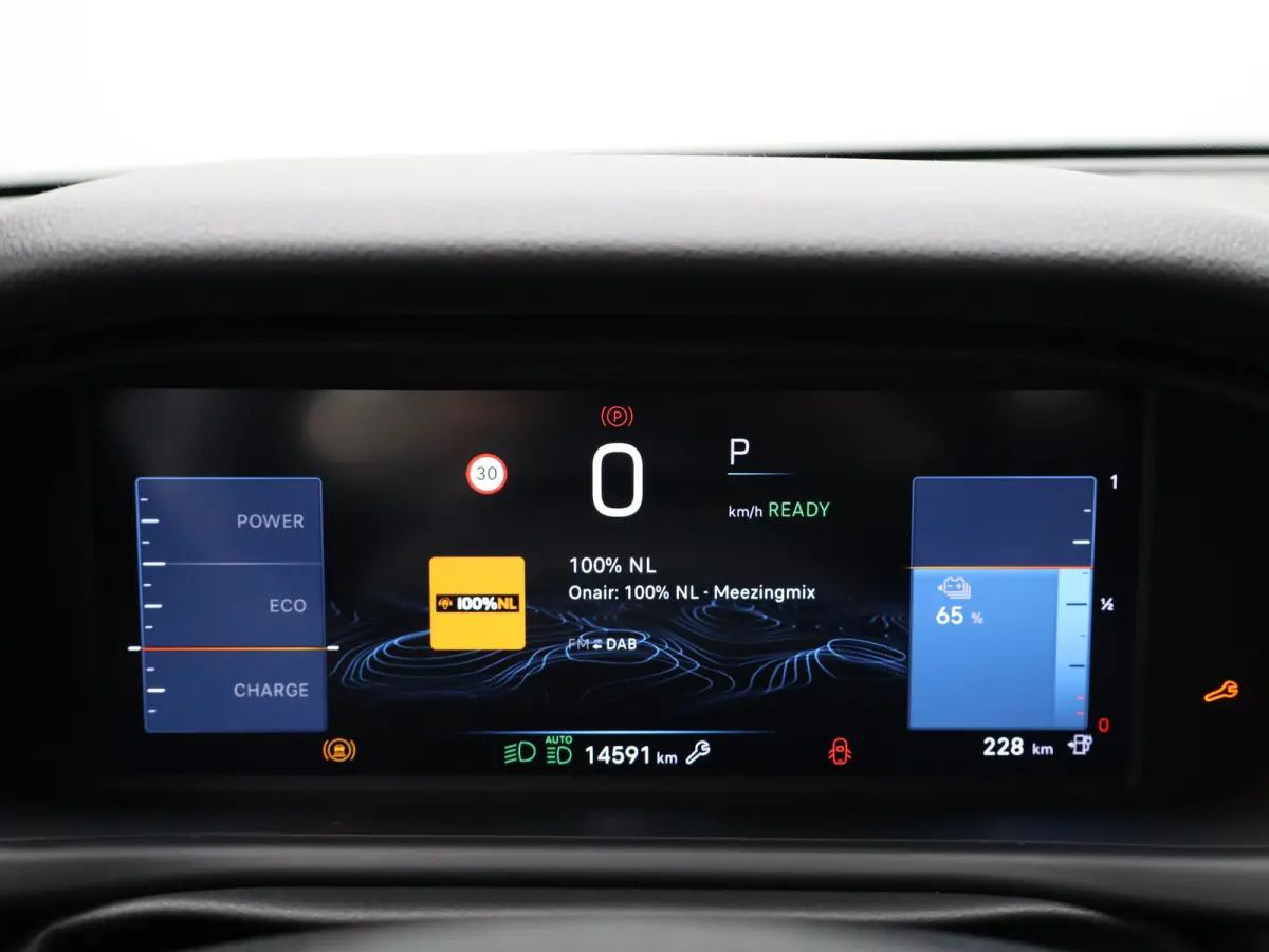 Summit 54 kWh 98% SOH | Tot 8 Jaar Fabrieksgarantie | Carplay Draadloos | Stoelverwarming | Camera | PDC V+A | Keyless | Voorconditionering | Origineel NL!