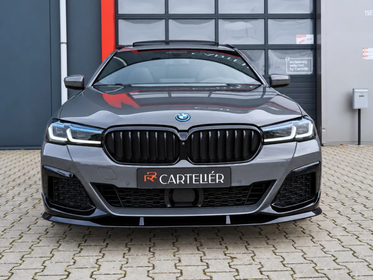 530e M-Sport | 530e M-Sport | Laser | Pano | ACC | M5 Stoelen | SOH 90% | H&K | 360 Cam | Stuurwielverwarming | Carplay - Android | Breedset | Leder | Memory | Head-Up | Lane Assist | Ambien