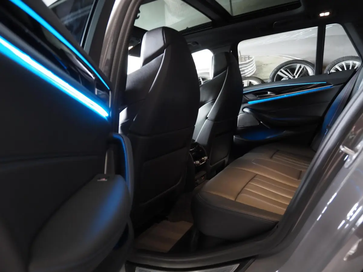 530e M-Sport | 530e M-Sport | Laser | Pano | ACC | M5 Stoelen | SOH 90% | H&K | 360 Cam | Stuurwielverwarming | Carplay - Android | Breedset | Leder | Memory | Head-Up | Lane Assist | Ambien