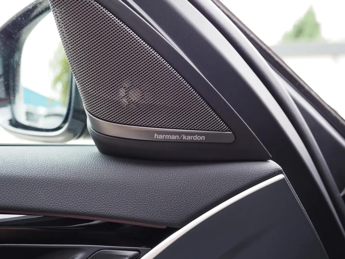530e M-Sport | 530e M-Sport | Laser | Pano | ACC | M5 Stoelen | SOH 90% | H&K | 360 Cam | Stuurwielverwarming | Carplay - Android | Breedset | Leder | Memory | Head-Up | Lane Assist | Ambien