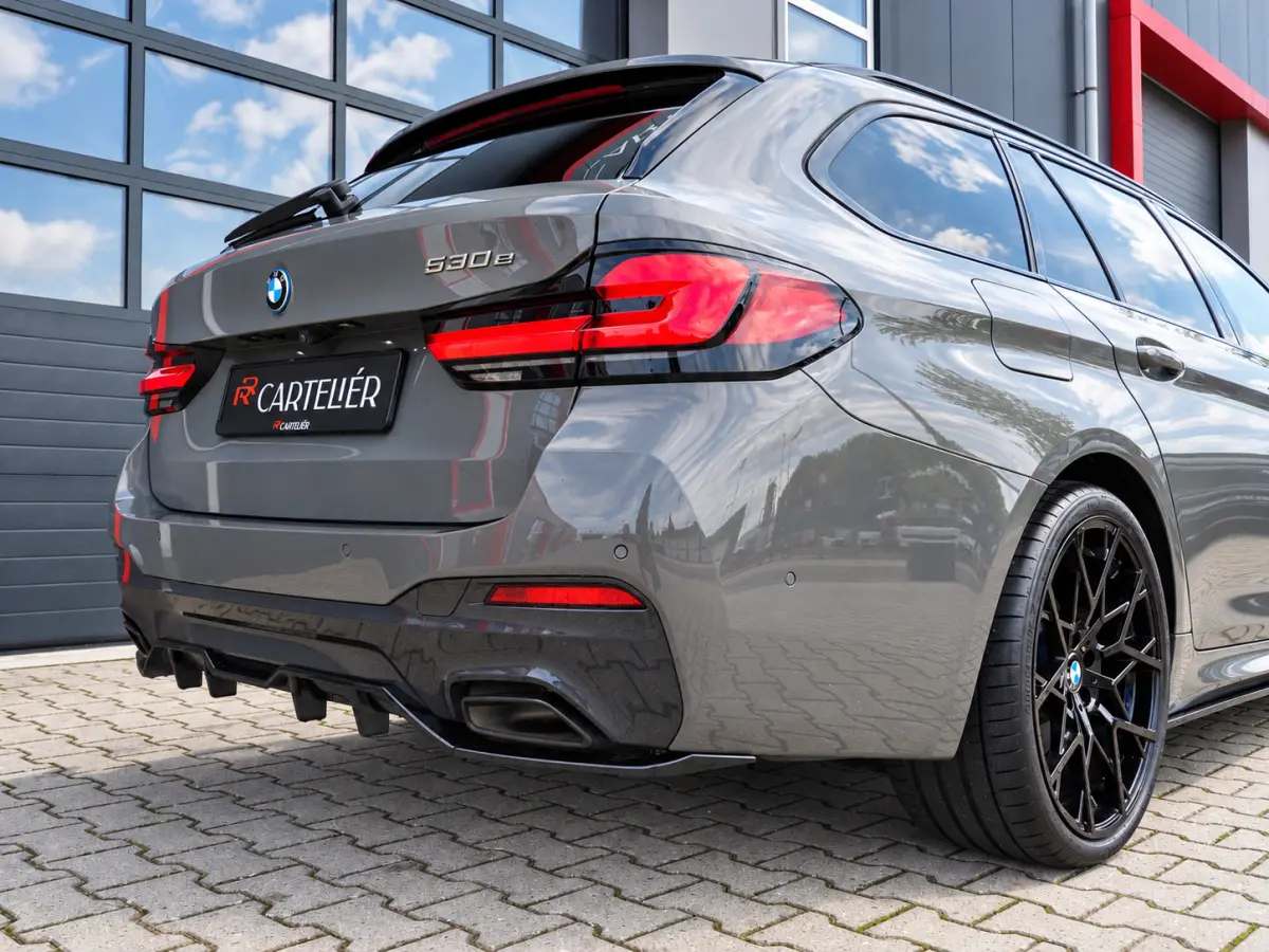 530e M-Sport | 530e M-Sport | Laser | Pano | ACC | M5 Stoelen | SOH 90% | H&K | 360 Cam | Stuurwielverwarming | Carplay - Android | Breedset | Leder | Memory | Head-Up | Lane Assist | Ambien