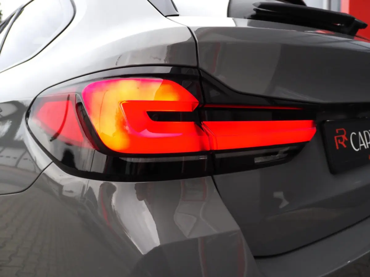 530e M-Sport | 530e M-Sport | Laser | Pano | ACC | M5 Stoelen | SOH 90% | H&K | 360 Cam | Stuurwielverwarming | Carplay - Android | Breedset | Leder | Memory | Head-Up | Lane Assist | Ambien