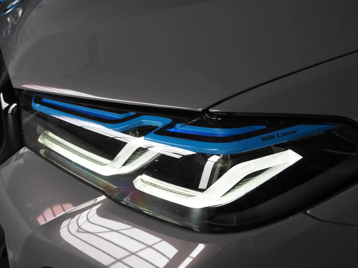 530e M-Sport | 530e M-Sport | Laser | Pano | ACC | M5 Stoelen | SOH 90% | H&K | 360 Cam | Stuurwielverwarming | Carplay - Android | Breedset | Leder | Memory | Head-Up | Lane Assist | Ambien