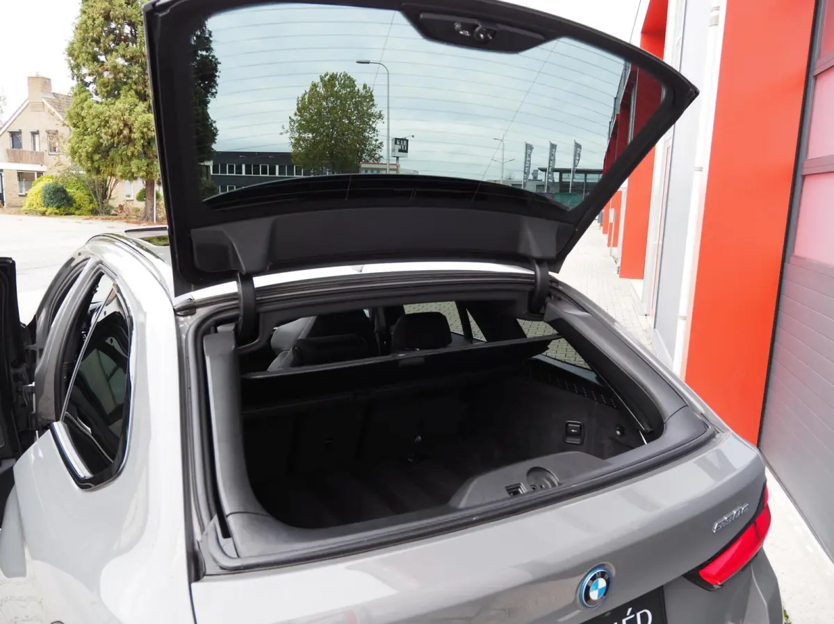 530e M-Sport | 530e M-Sport | Laser | Pano | ACC | M5 Stoelen | SOH 90% | H&K | 360 Cam | Stuurwielverwarming | Carplay - Android | Breedset | Leder | Memory | Head-Up | Lane Assist | Ambien