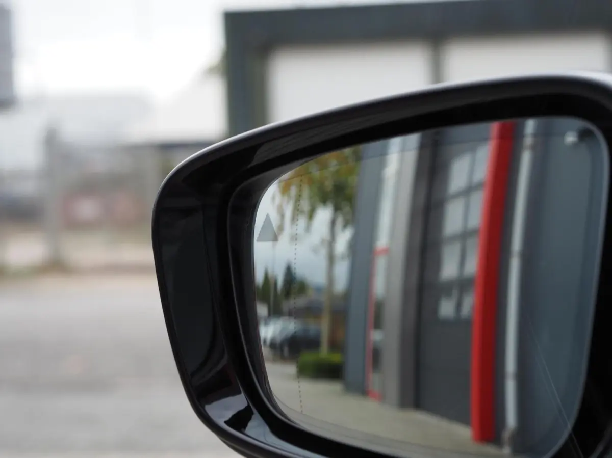 530e M-Sport | 530e M-Sport | Laser | Pano | ACC | M5 Stoelen | SOH 90% | H&K | 360 Cam | Stuurwielverwarming | Carplay - Android | Breedset | Leder | Memory | Head-Up | Lane Assist | Ambien