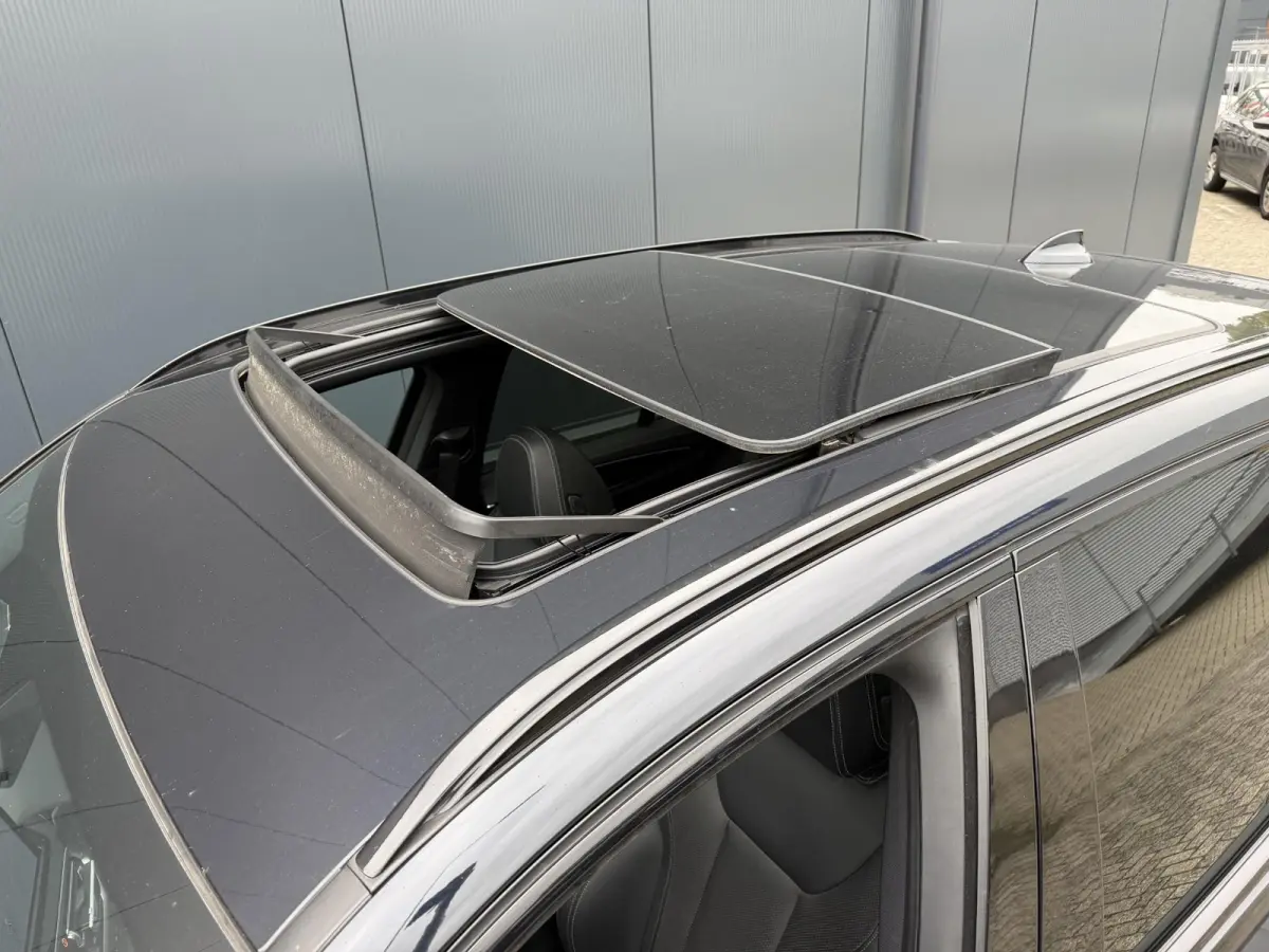 Executive M Sport 80 kWh 19"/SOH 99,9%/Panoramadak/Leder + memory/Stoelverwarming/Dodehoek/Elektrische klep/Camera/Adaptieve cruise/Apple Carplay & Android Auto