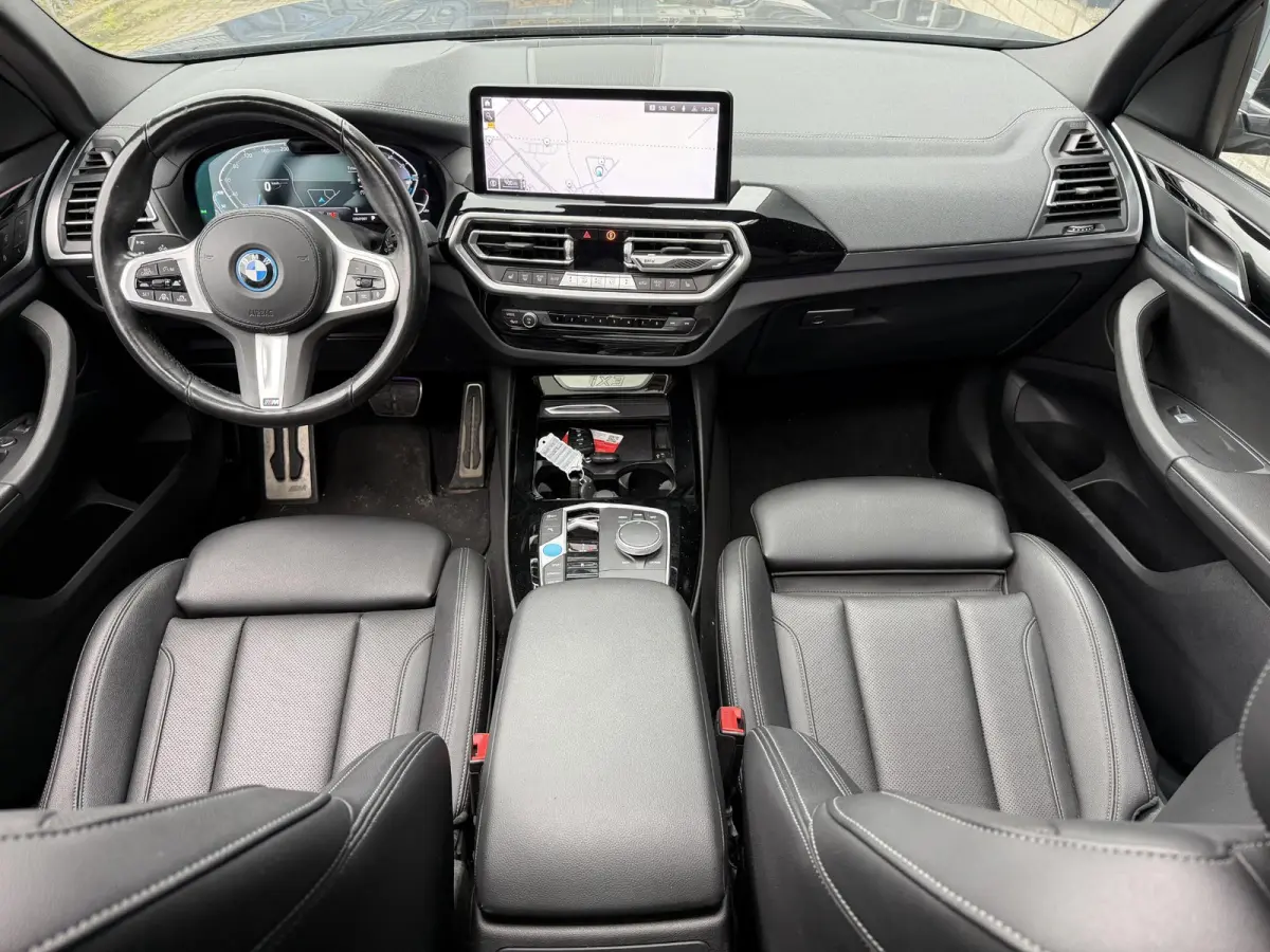 Executive M Sport 80 kWh 19"/SOH 99,9%/Panoramadak/Leder + memory/Stoelverwarming/Dodehoek/Elektrische klep/Camera/Adaptieve cruise/Apple Carplay & Android Auto