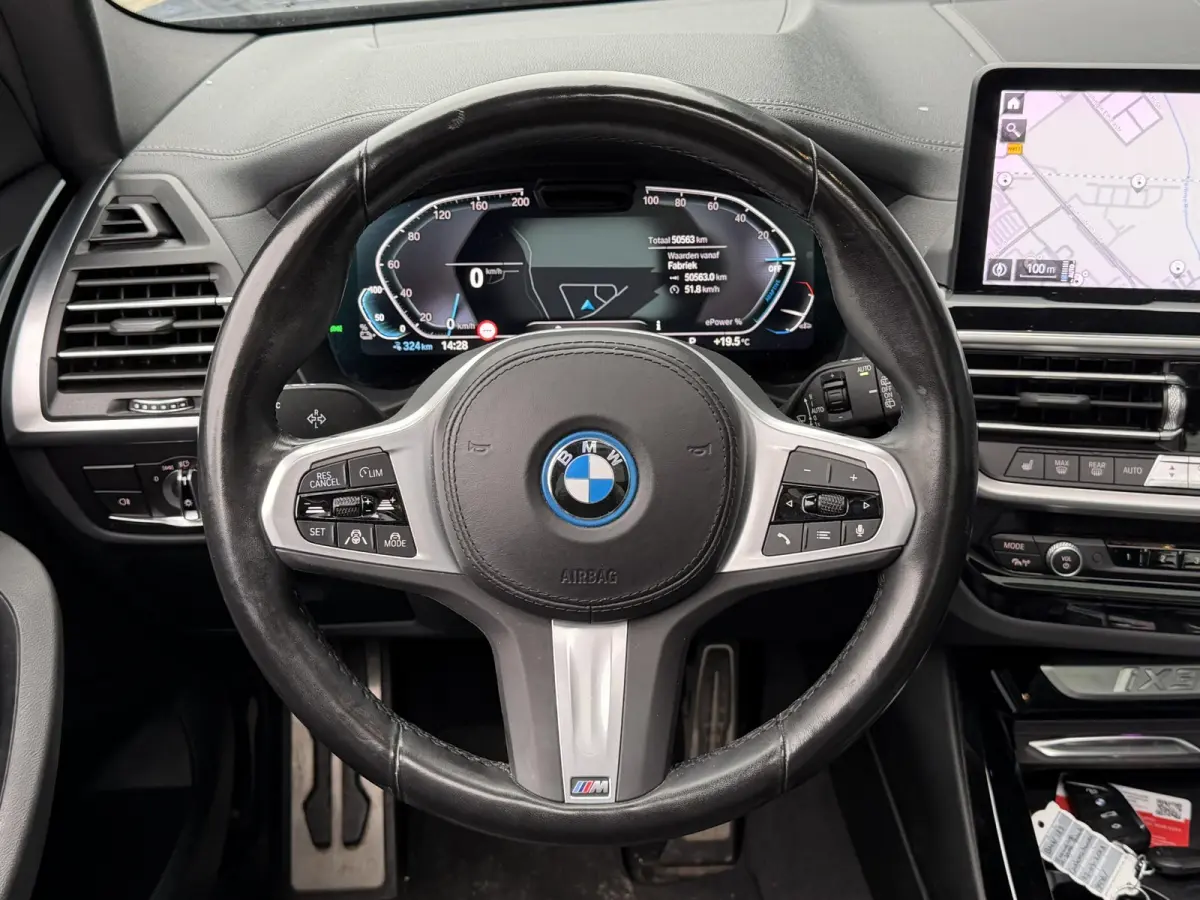 Executive M Sport 80 kWh 19"/SOH 99,9%/Panoramadak/Leder + memory/Stoelverwarming/Dodehoek/Elektrische klep/Camera/Adaptieve cruise/Apple Carplay & Android Auto