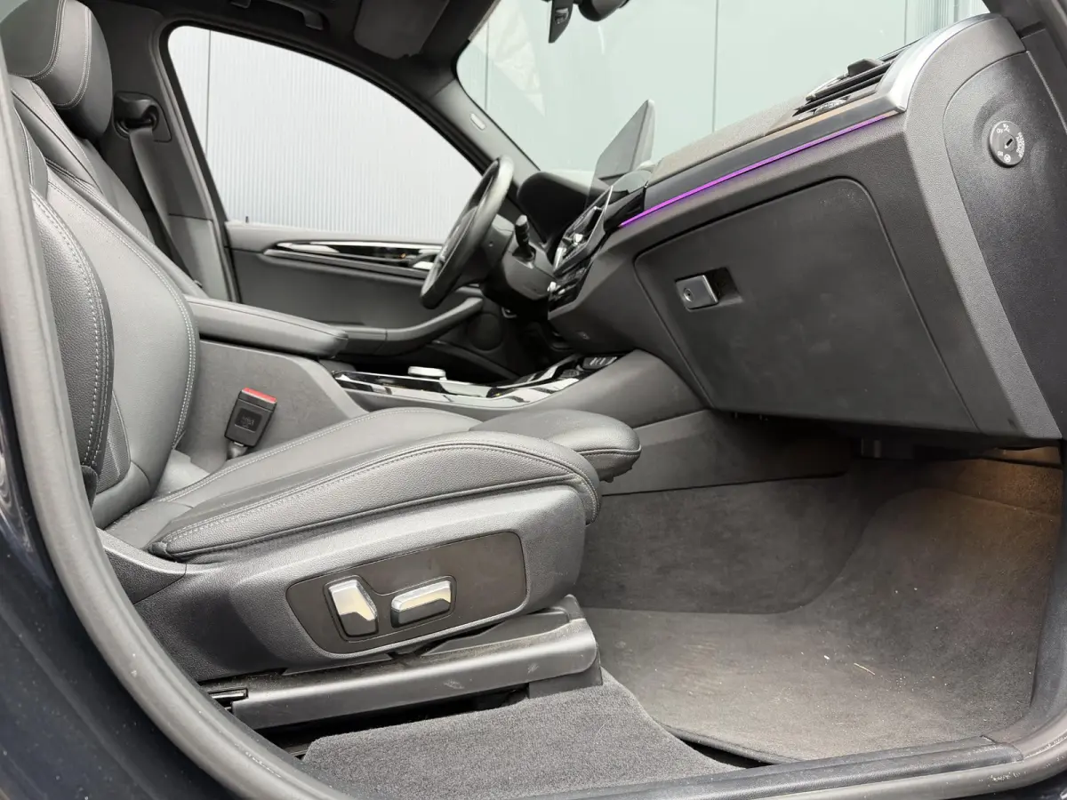 Executive M Sport 80 kWh 19"/SOH 99,9%/Panoramadak/Leder + memory/Stoelverwarming/Dodehoek/Elektrische klep/Camera/Adaptieve cruise/Apple Carplay & Android Auto