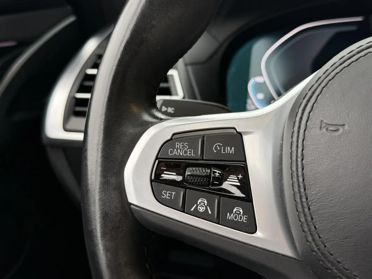 Executive M Sport 80 kWh 19"/SOH 99,9%/Panoramadak/Leder + memory/Stoelverwarming/Dodehoek/Elektrische klep/Camera/Adaptieve cruise/Apple Carplay & Android Auto