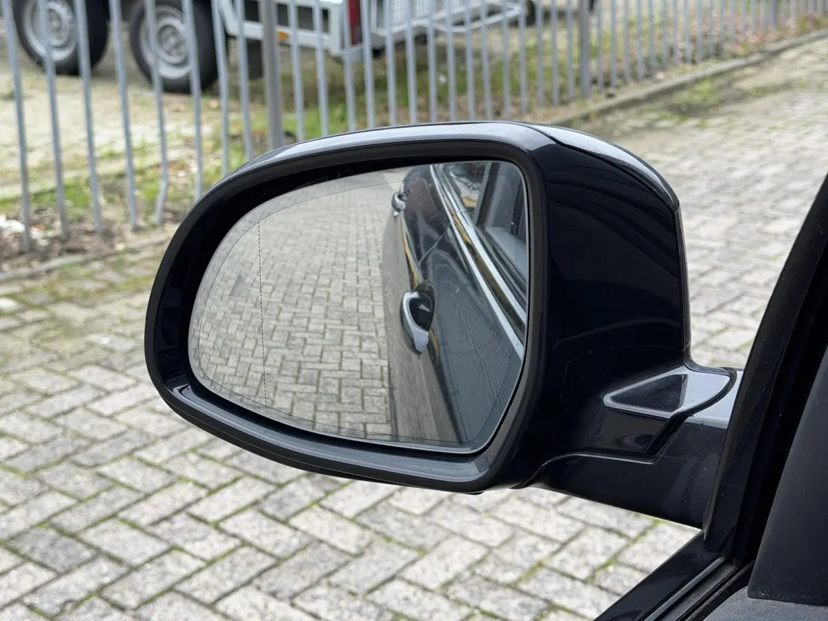 Executive M Sport 80 kWh 19"/SOH 99,9%/Panoramadak/Leder + memory/Stoelverwarming/Dodehoek/Elektrische klep/Camera/Adaptieve cruise/Apple Carplay & Android Auto