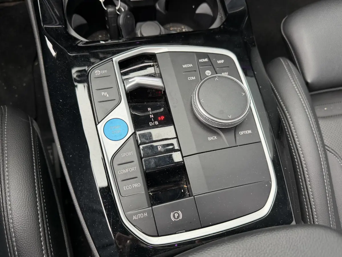 Executive M Sport 80 kWh 19"/SOH 99,9%/Panoramadak/Leder + memory/Stoelverwarming/Dodehoek/Elektrische klep/Camera/Adaptieve cruise/Apple Carplay & Android Auto