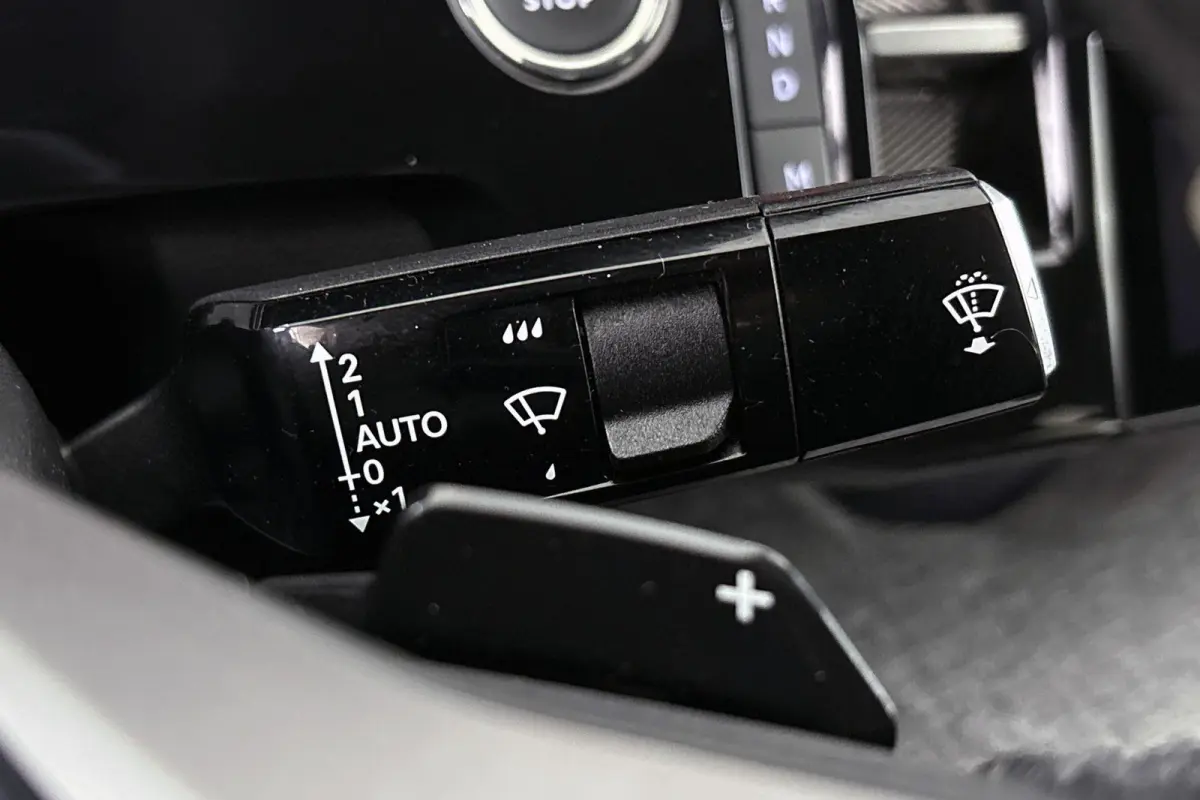 1.2 Hybrid 145 Allure Stuur-Stoelverwarming 360 Camera Panoramic Navi