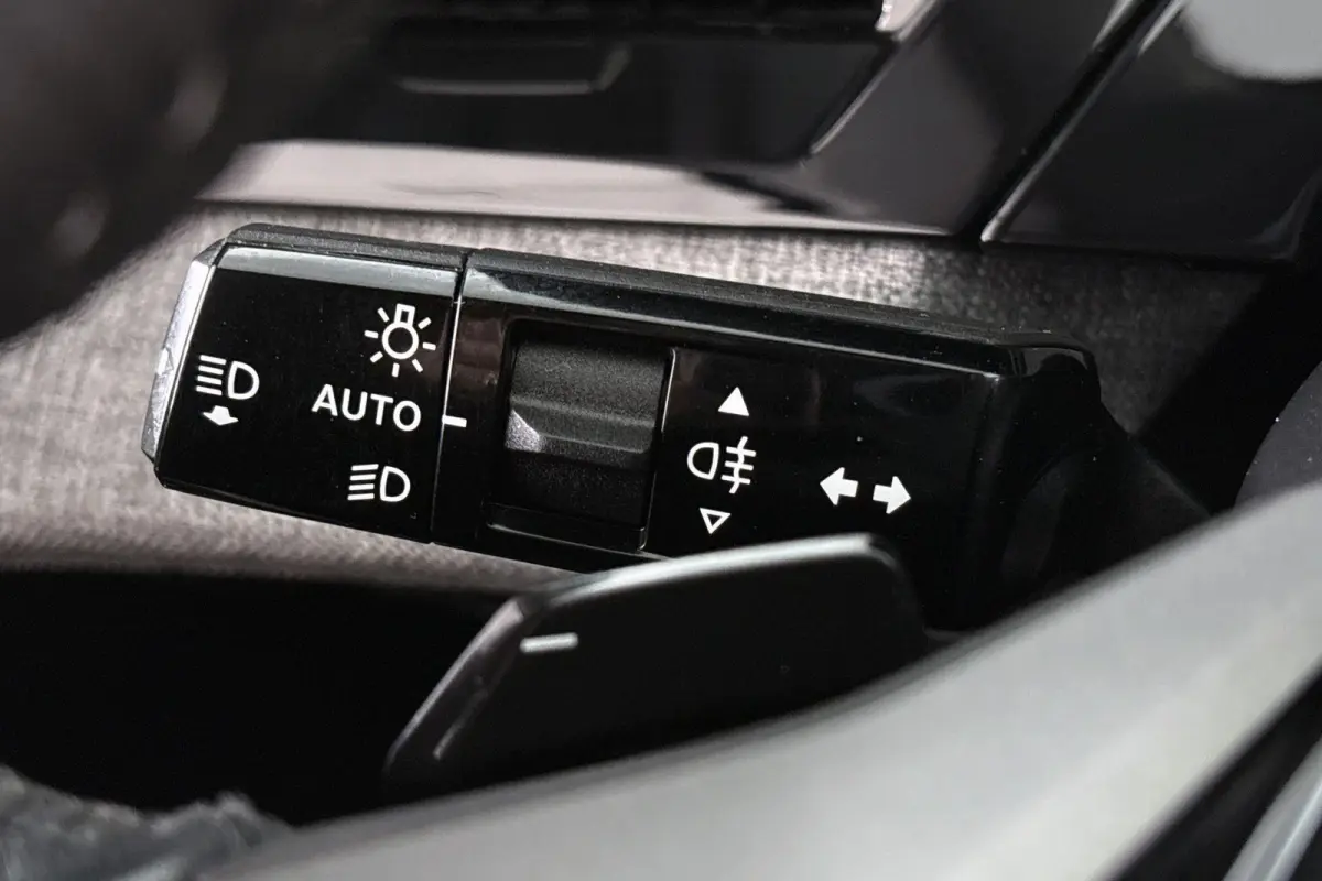 1.2 Hybrid 145 Allure Stuur-Stoelverwarming 360 Camera Panoramic Navi